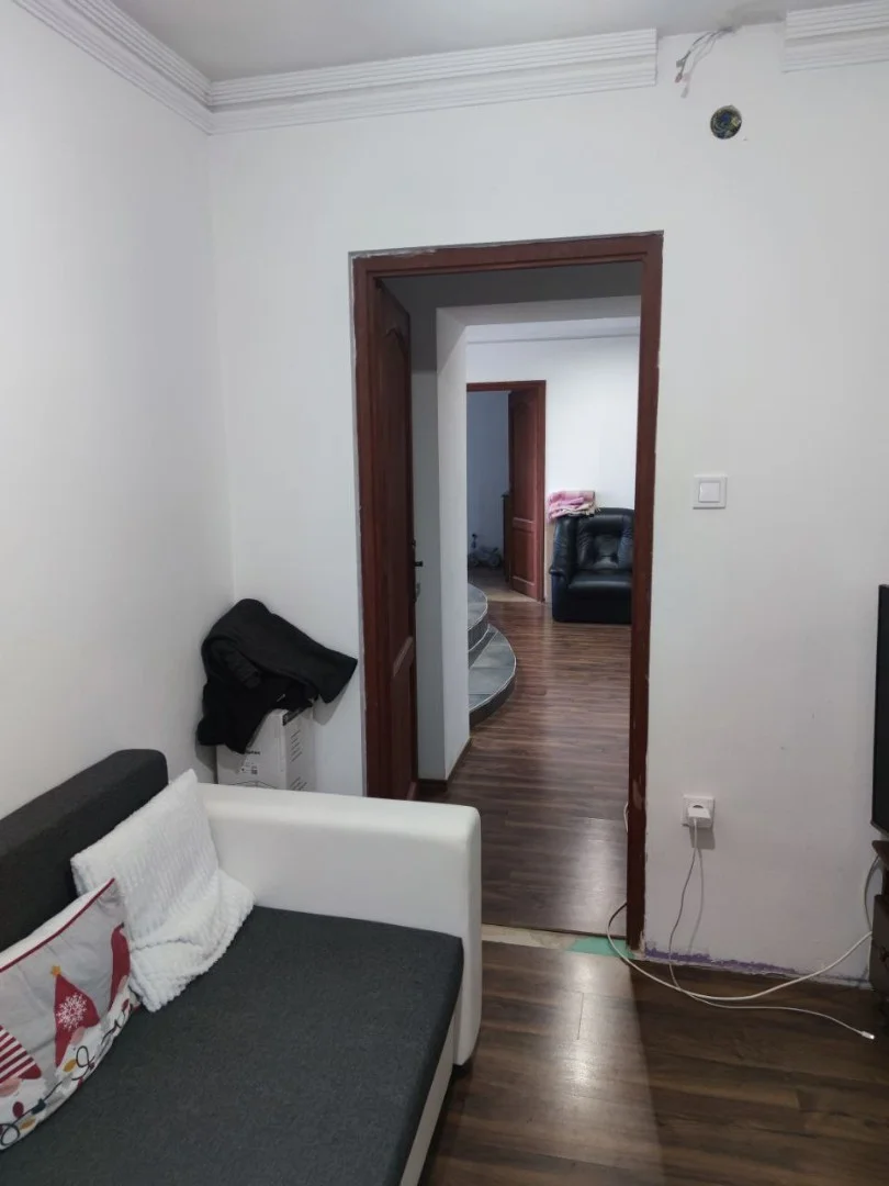Pécel Fenyőfa utcában eladó 3 szintes, műszakilag felújított ház, befejezési lehetőséggel! - Kép 11