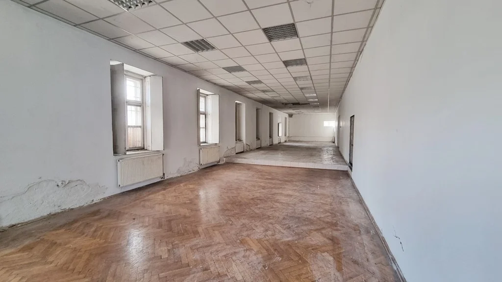 Eladó volt bemutató terem ami akár 3-4 társasházzá alakítható - Kép 5