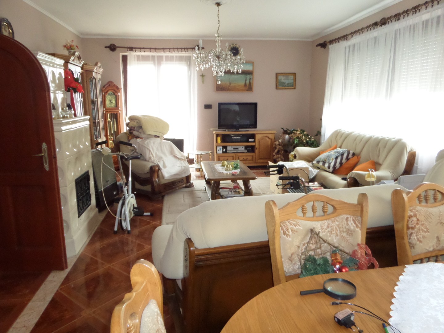 Komló szilvás városrészben panorámás családi ház - Kép 5