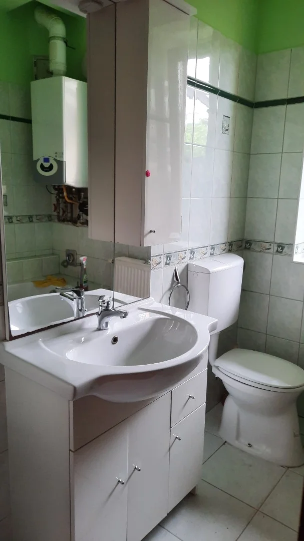 AZONNAL KÖLTÖZHETŐ 1/1TULAJDONOSTOL SORHAZI INGATLAN - Kép 8