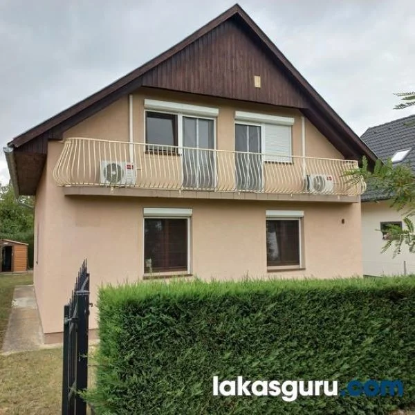 Borgátafürdőn Tetőtér Beépítéses Ház – A Fürdőtől Mindössze 5 Perc Sétára!