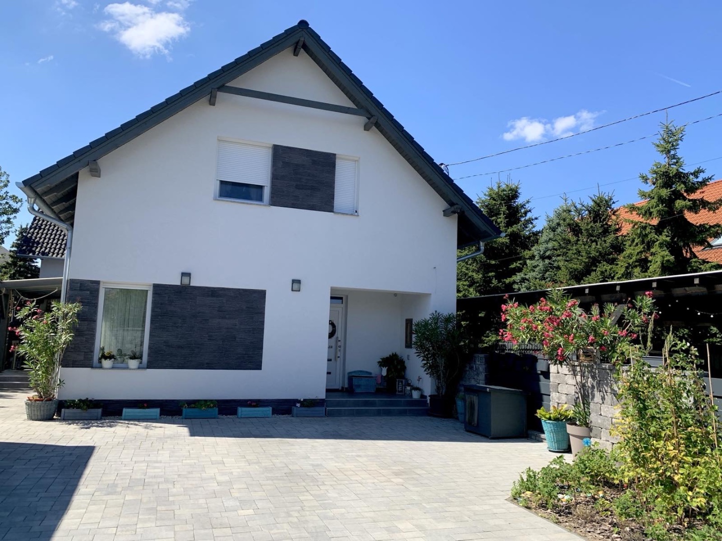 Dabas központjában ikerházfél eladó