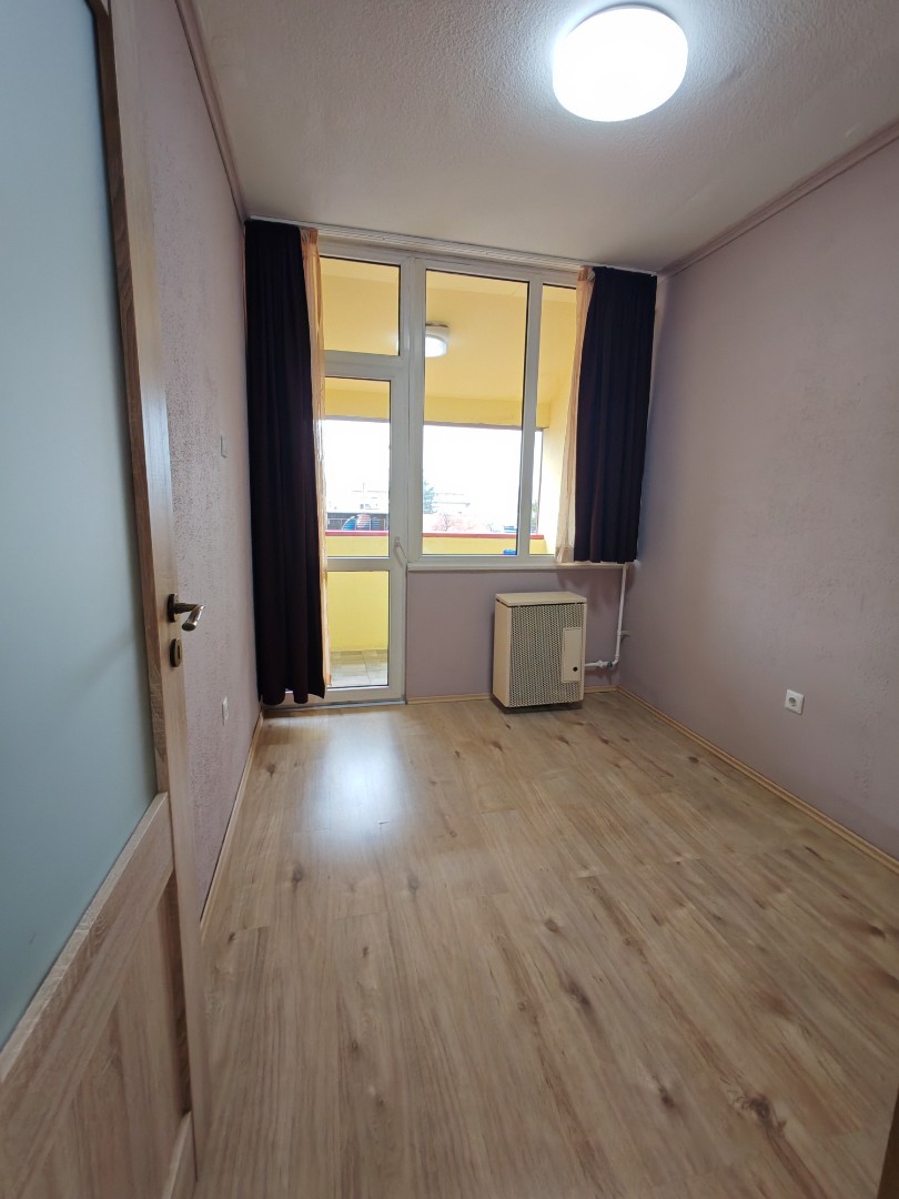 Eger, Deák Ferenc úton 2.5 szobás erkélyes felújított lakás eladó! - Kép 2