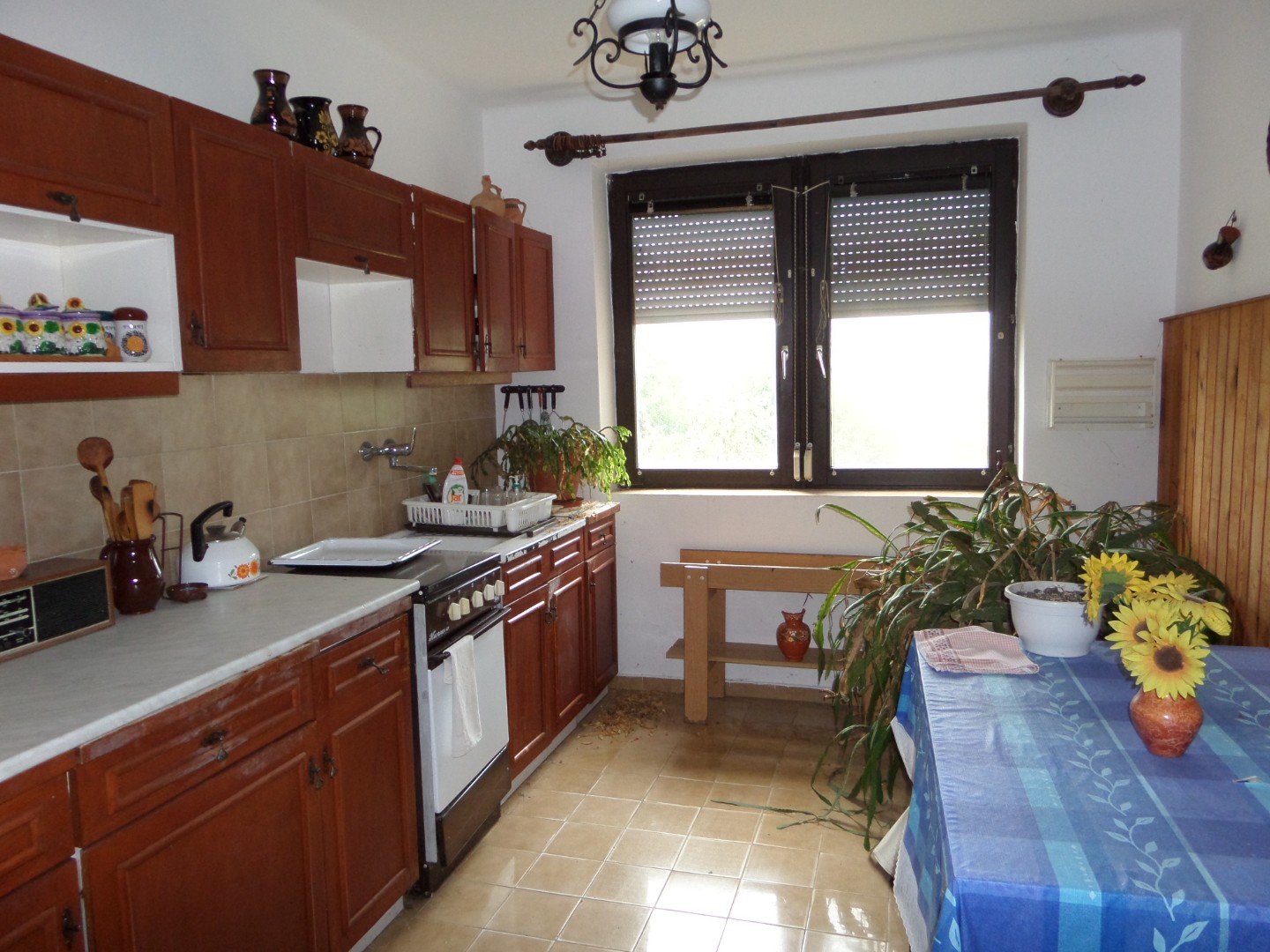 Komló szilvás városrészben panorámás családi ház - Kép 16