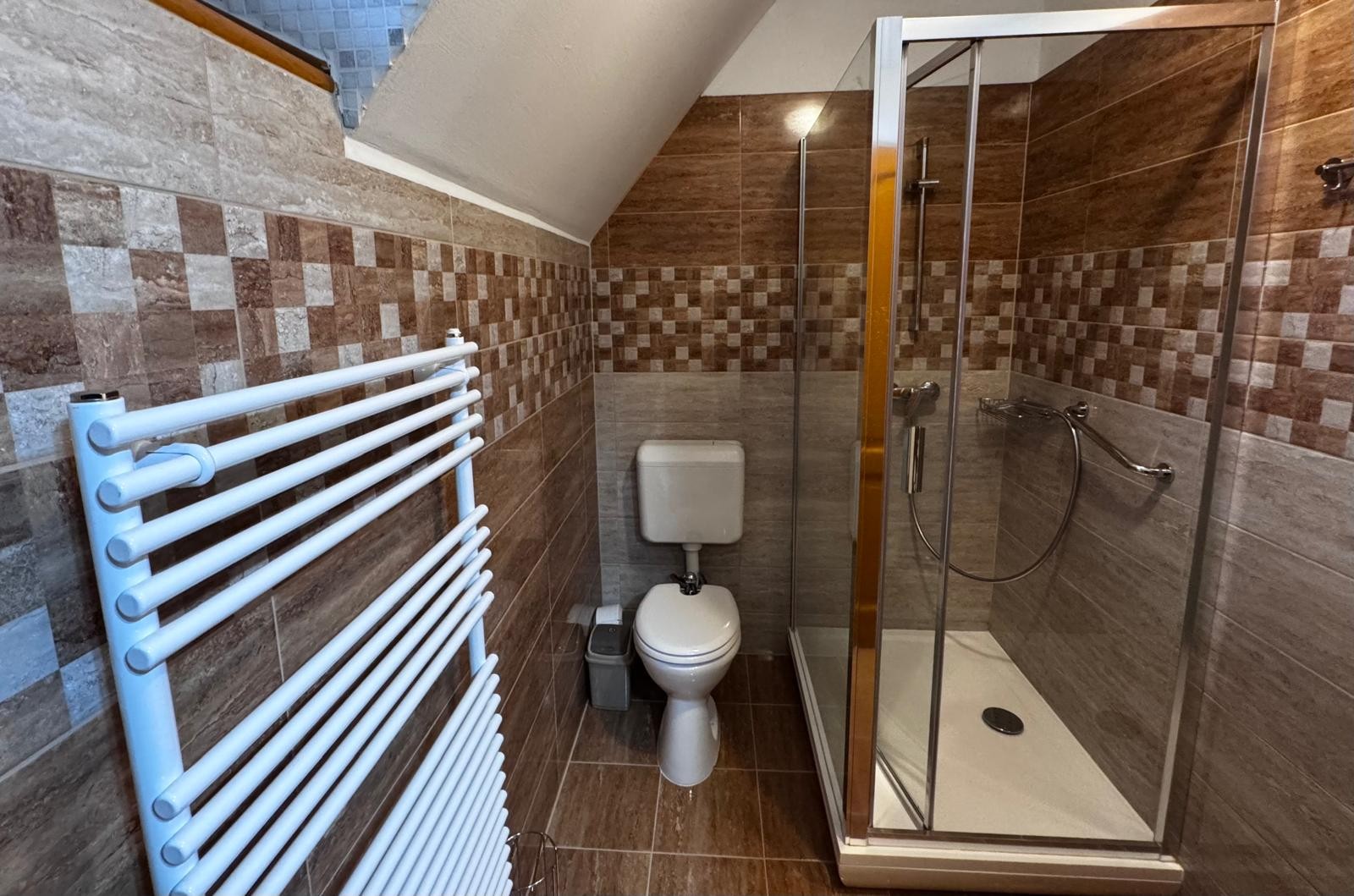 4 szobás FELÚJÍTOTT családi ház Cserszegtomajon - Kép 13