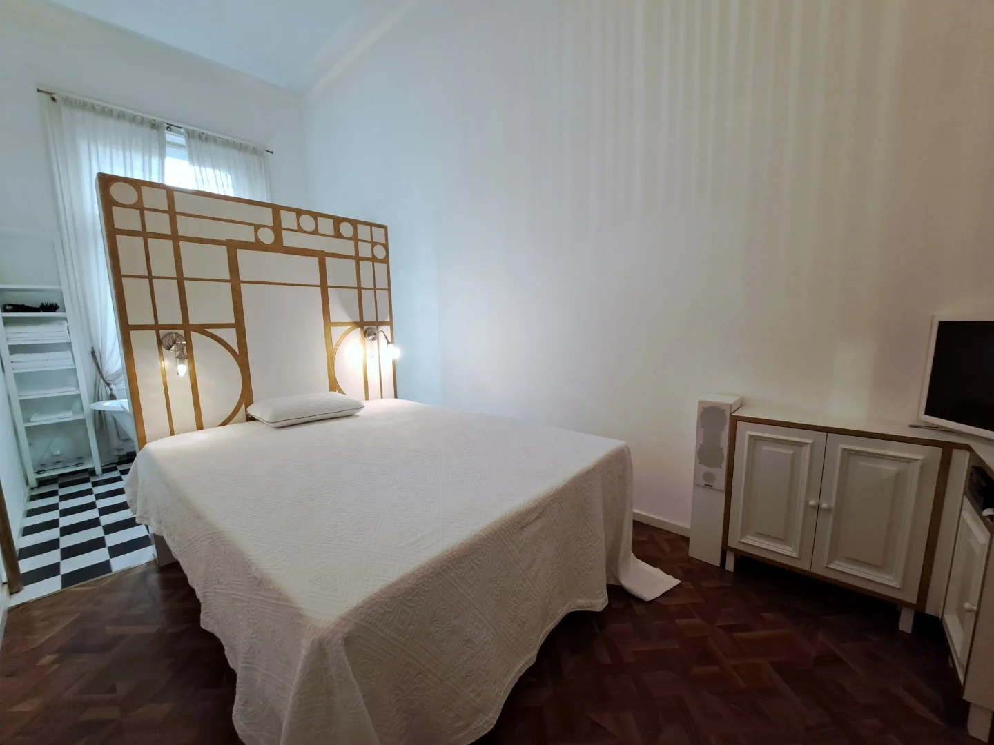 Kiadó luxuslakás a Palotanegyedben! - Kép 10
