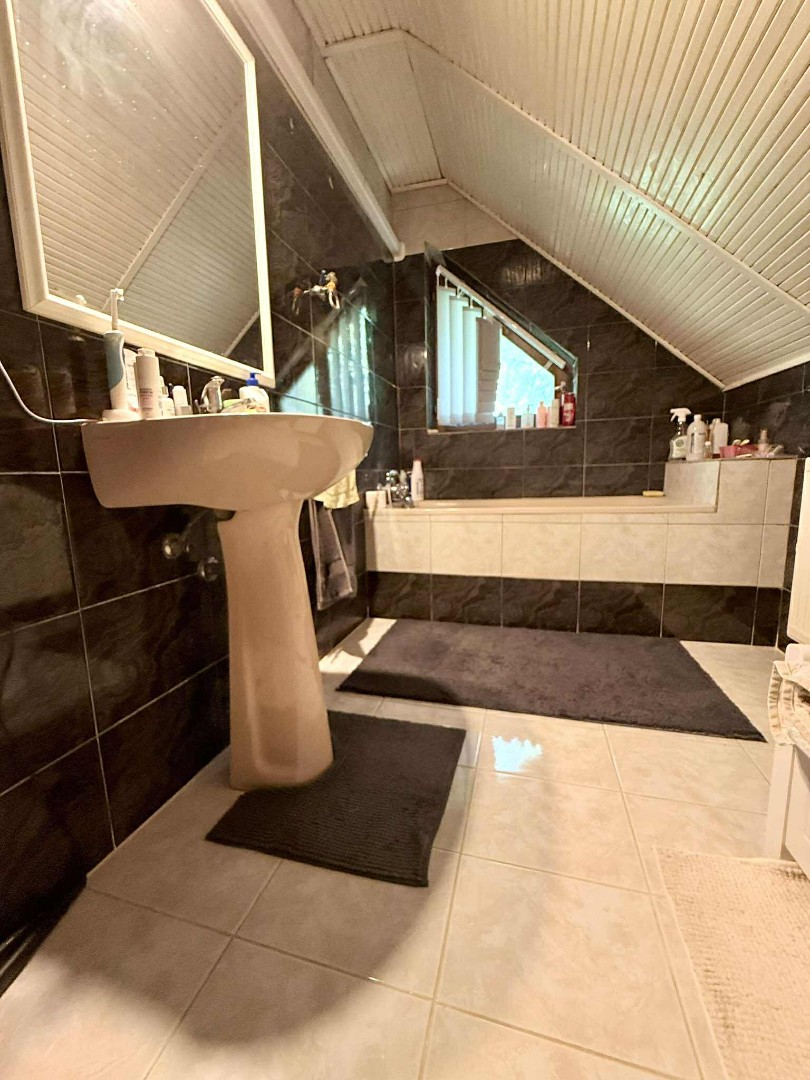 Eladó családi ház Miskolcon - Kép 16