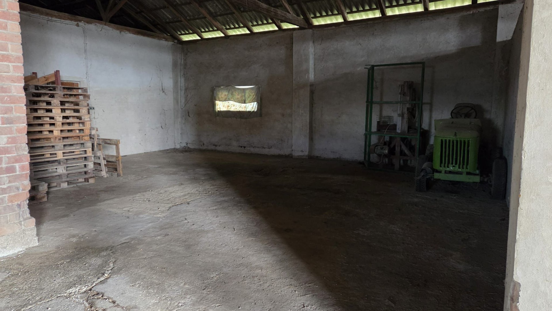 KIADÓ 600 m²-es GAZDASÁGI INGATLAN Lakhegyen - Kép 7