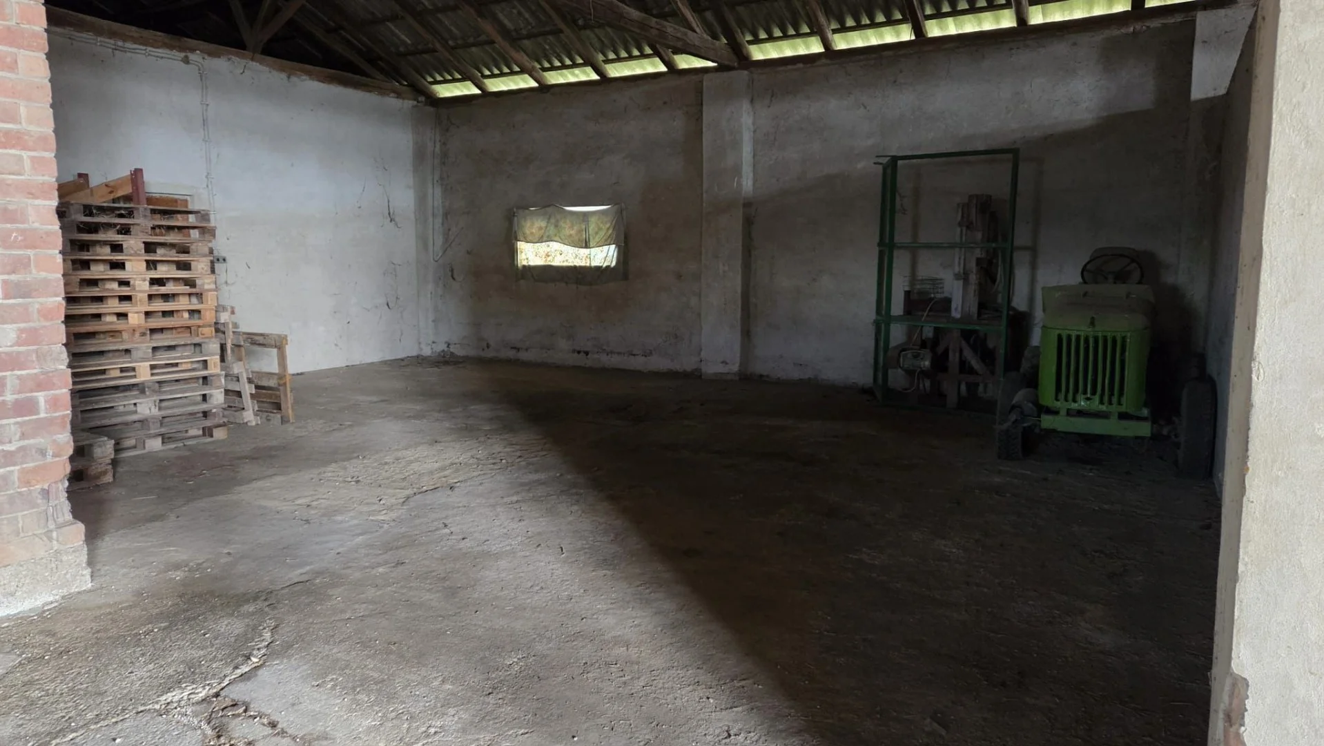 KIADÓ 600 m²-es GAZDASÁGI INGATLAN Lakhegyen - Kép 7