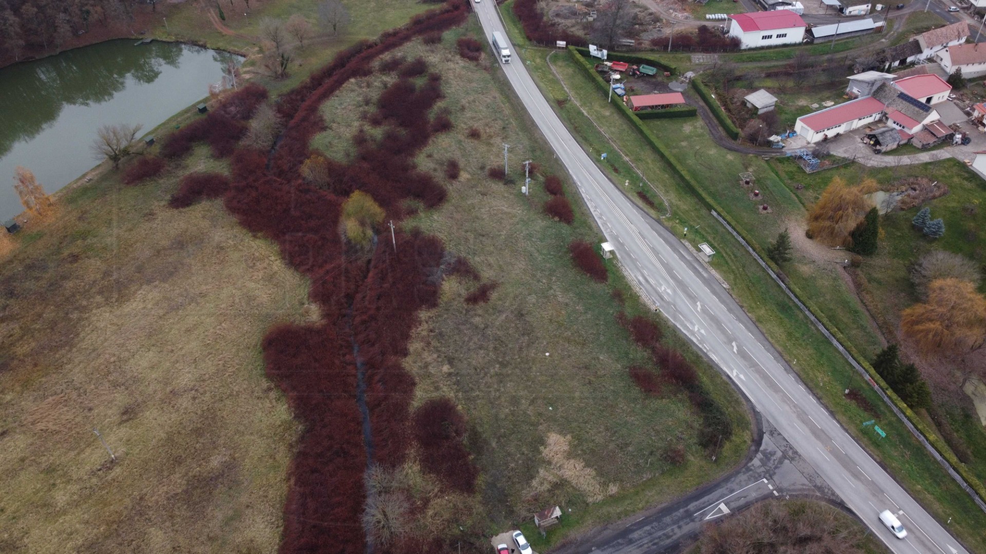 Sokrétűen hasznosítható terület eladó Mecseknádasdon