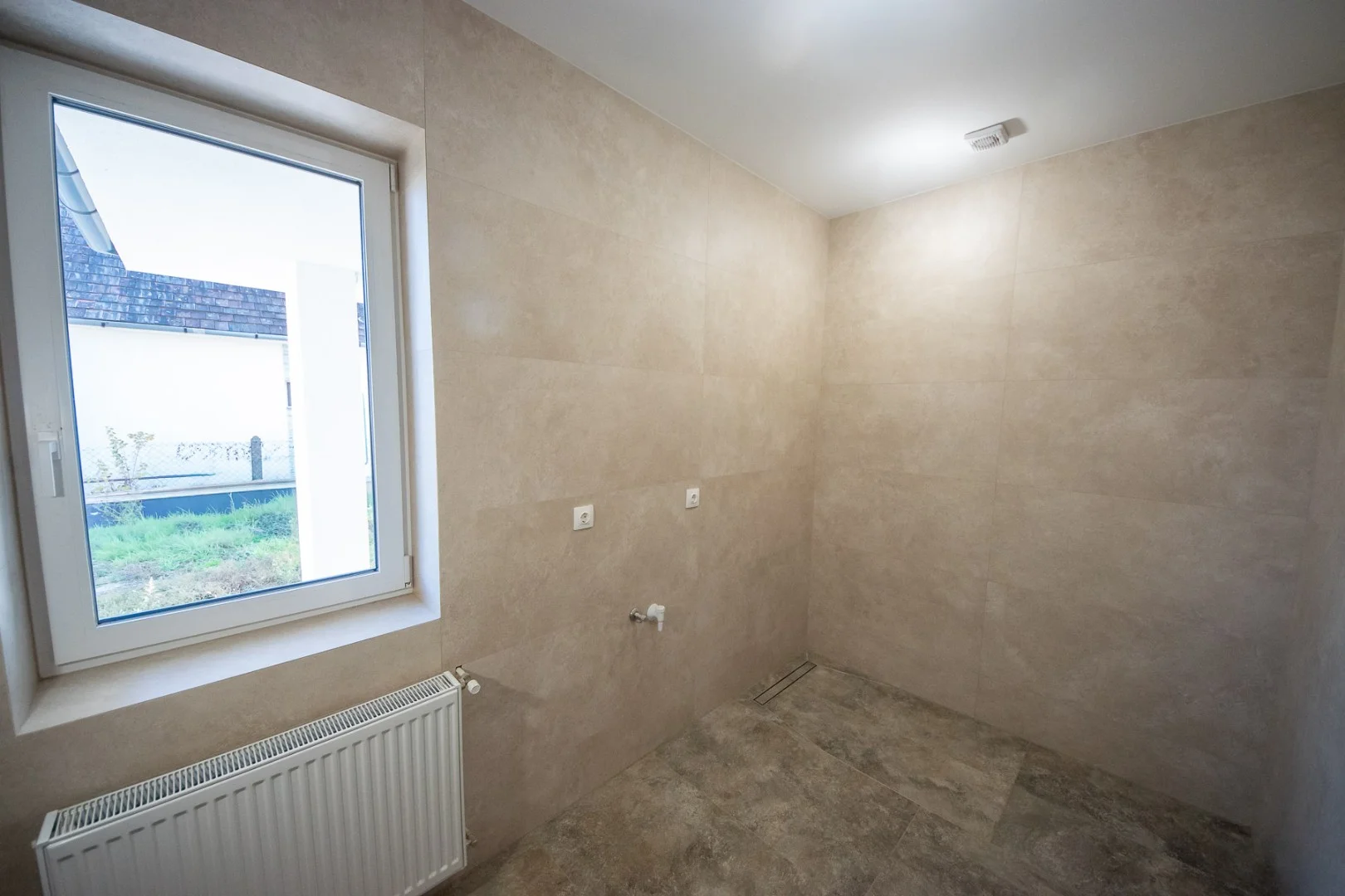 Minden ami kényelem Debrecen- Józsán jó helyen fölszintes új 168 nettó nm költözhető - Kép 19