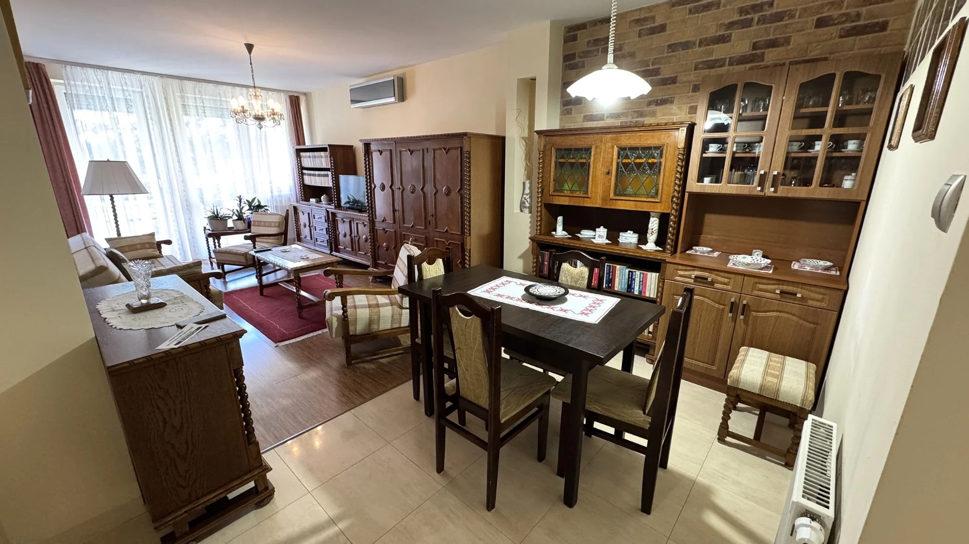 Nyíregyházán a Korányi kertvárosban 1. emeleti liftes 62 nm-es 2 szoba-nappalis lakás eladó - Kép 2