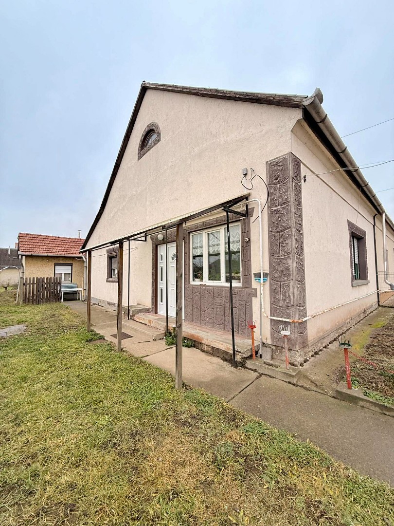 Eladó családi ház Szuhakállón