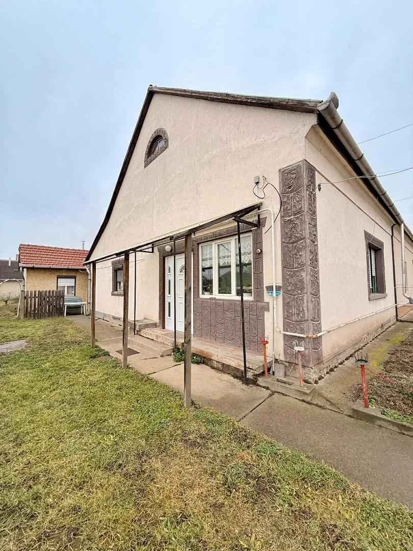 Eladó családi ház Szuhakállón