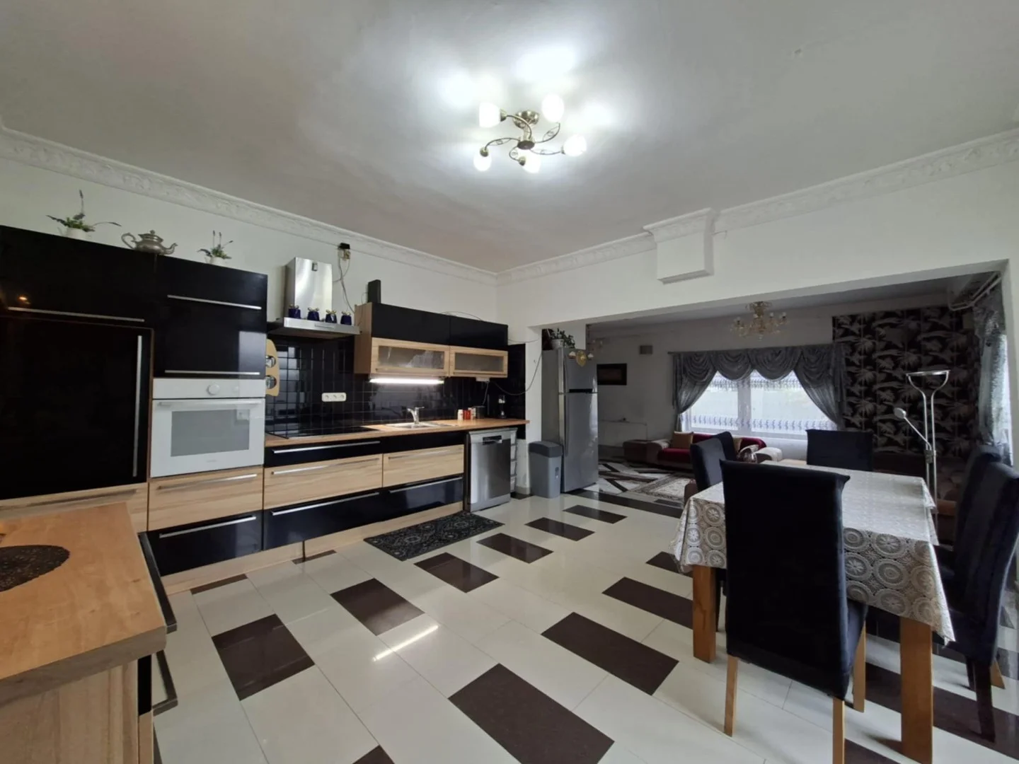 Egy ház, ami nem csak falakat, hanem lehetőségeket kínál Kispest Óvárosában!