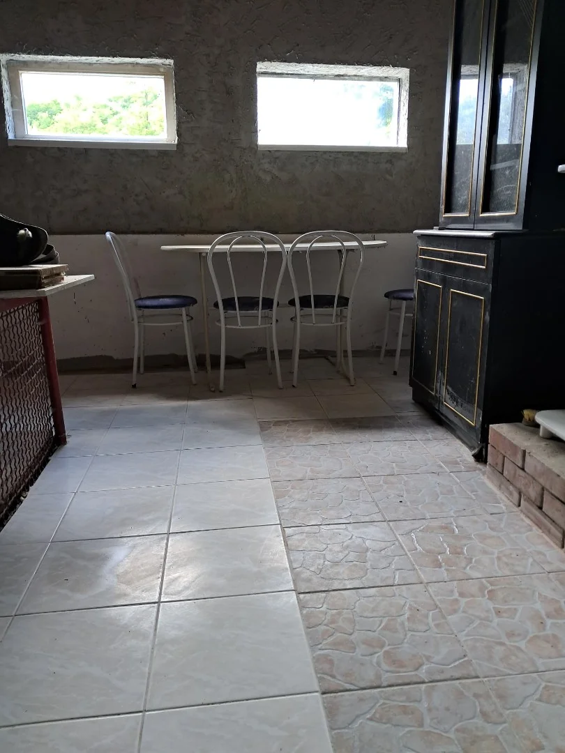 Nagy telek/ nyaraló eladó 2 házzal. - Kép 5