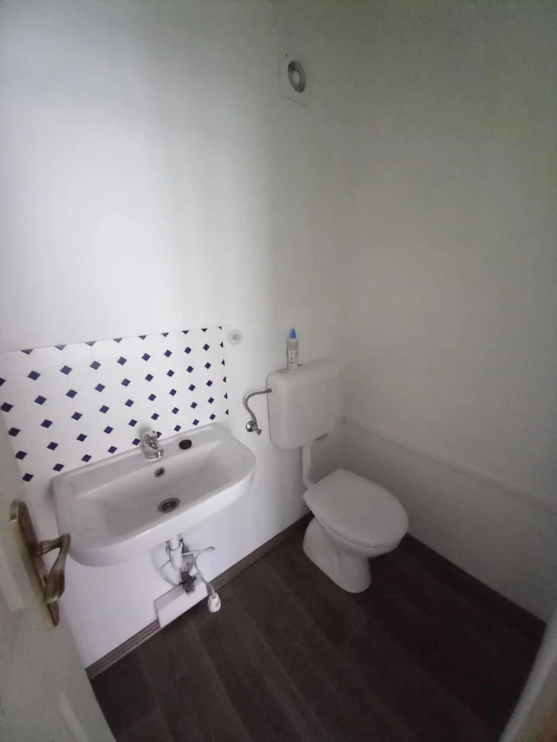 Kiadó üzlet iroda / üzlet / kereskedelmi / szolgáltató Pécsen - Kép 6