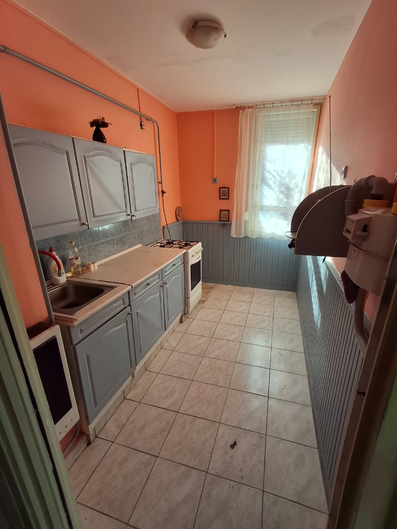 Második emeleti, két szobás lakás eladó - Kép 9