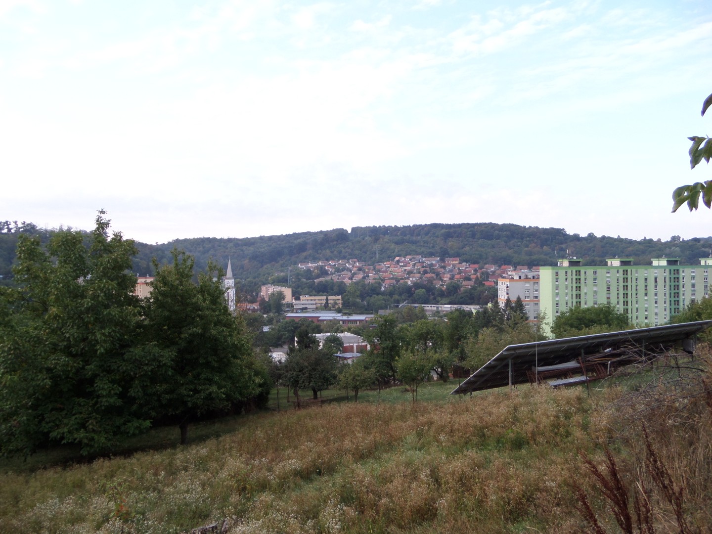 Komló szilvás városrészben panorámás családi ház - Kép 3