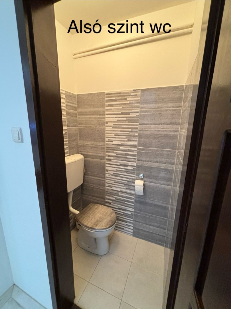 Cserkúton két generációnak alkalmas családi ház eladó - Kép 11