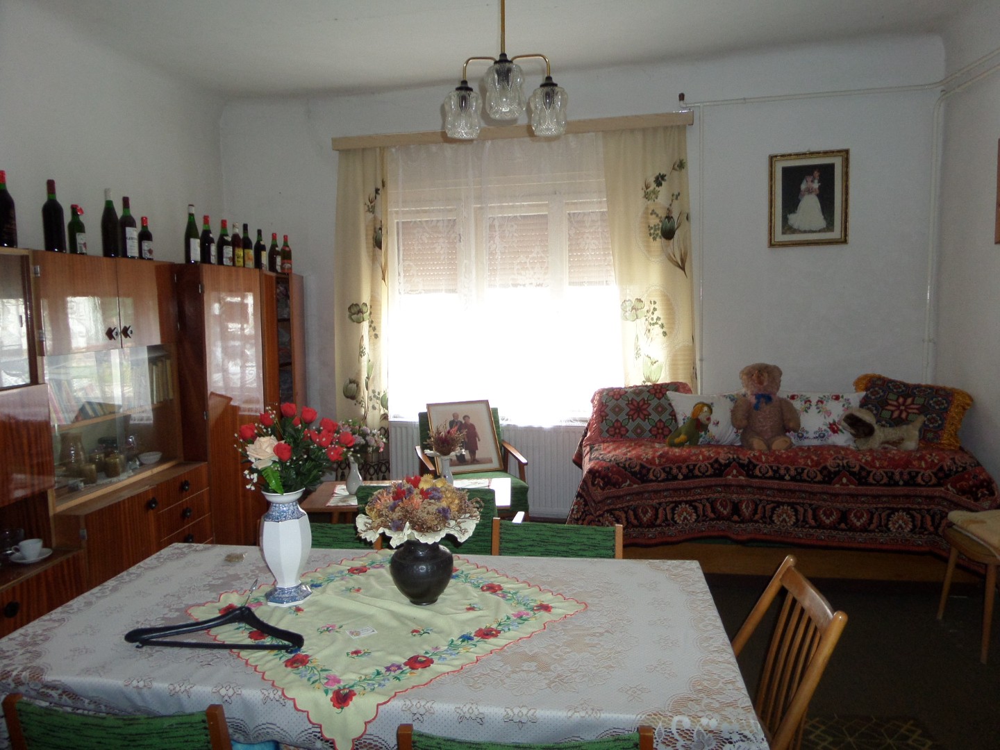 Villány központjában sok lehetőséget magában foglaló családi ház eladó - Kép 9