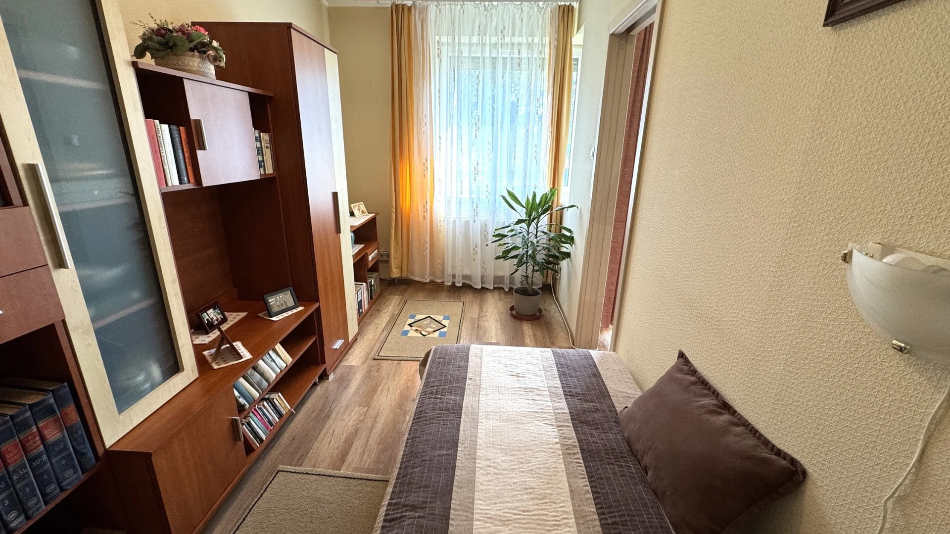 Nyíregyházán a Korányi kertvárosban 1. emeleti liftes 62 nm-es 2 szoba-nappalis lakás eladó - Kép 10