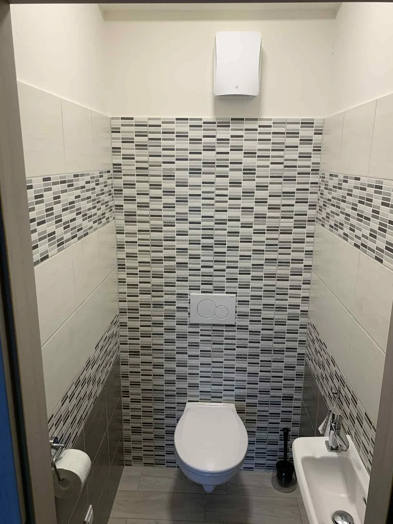 NÍVÓS AMERIKAI KONYHÁS FÖLDSZINTI LAKÁS SAJÁT UDVARRAL. - Kép 14