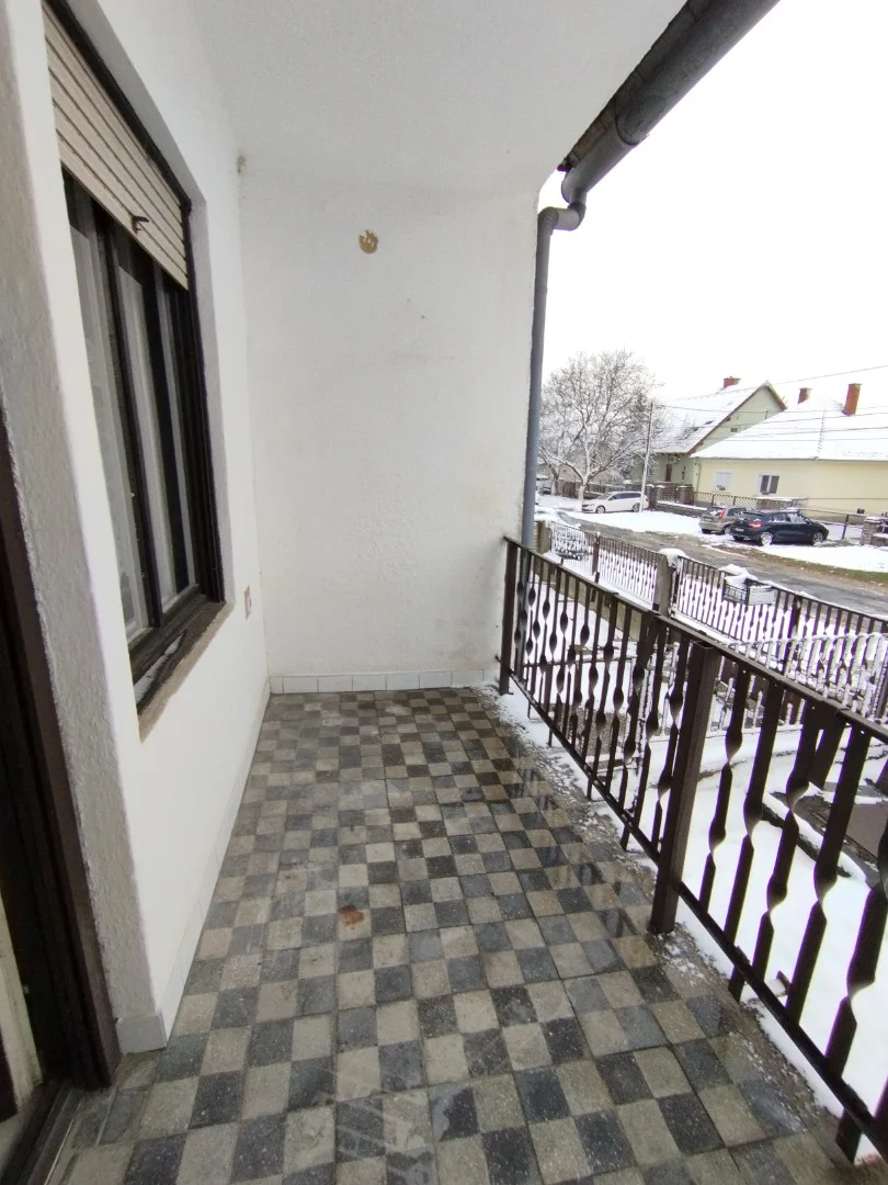Tágas családi ház Győrszentivánon - Kép 5