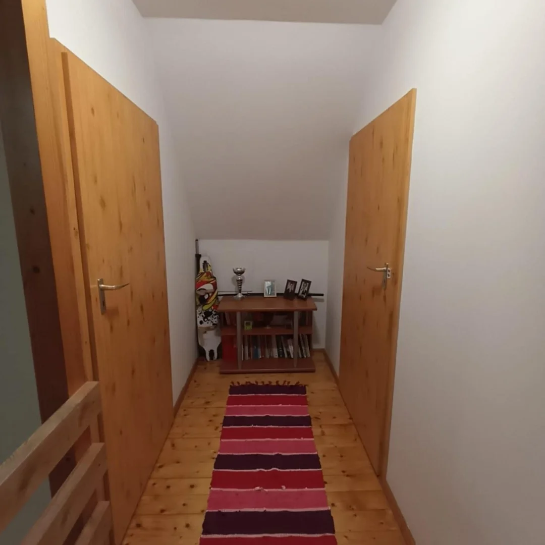 Eladó családi ház Győrságon - Kép 11