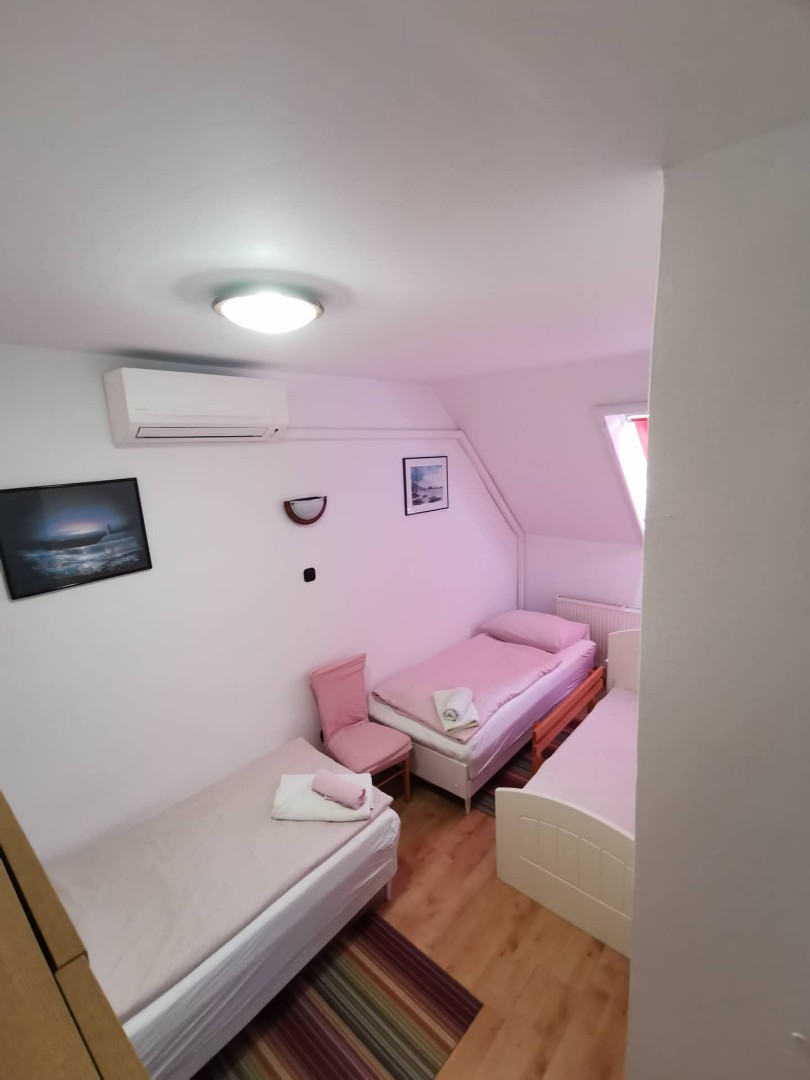 Eladó családi ház. - Kép 10