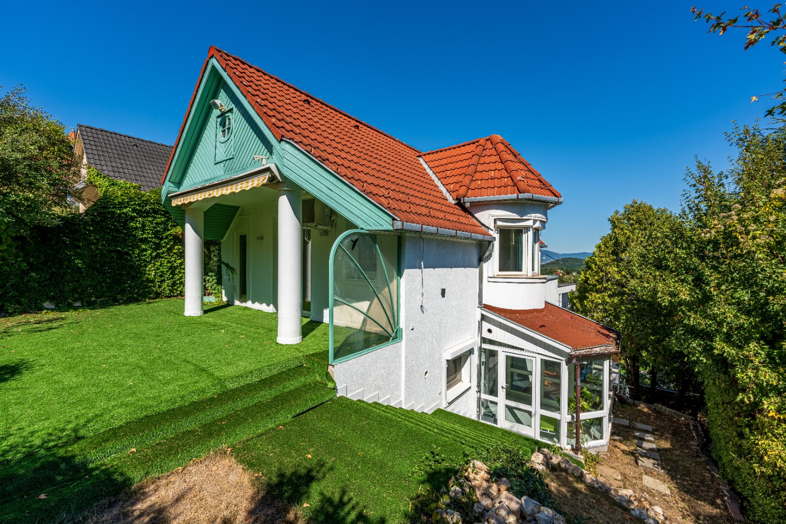 Panorámás Luxus Ikerház Remetekertváros Szívében! - Kép 2