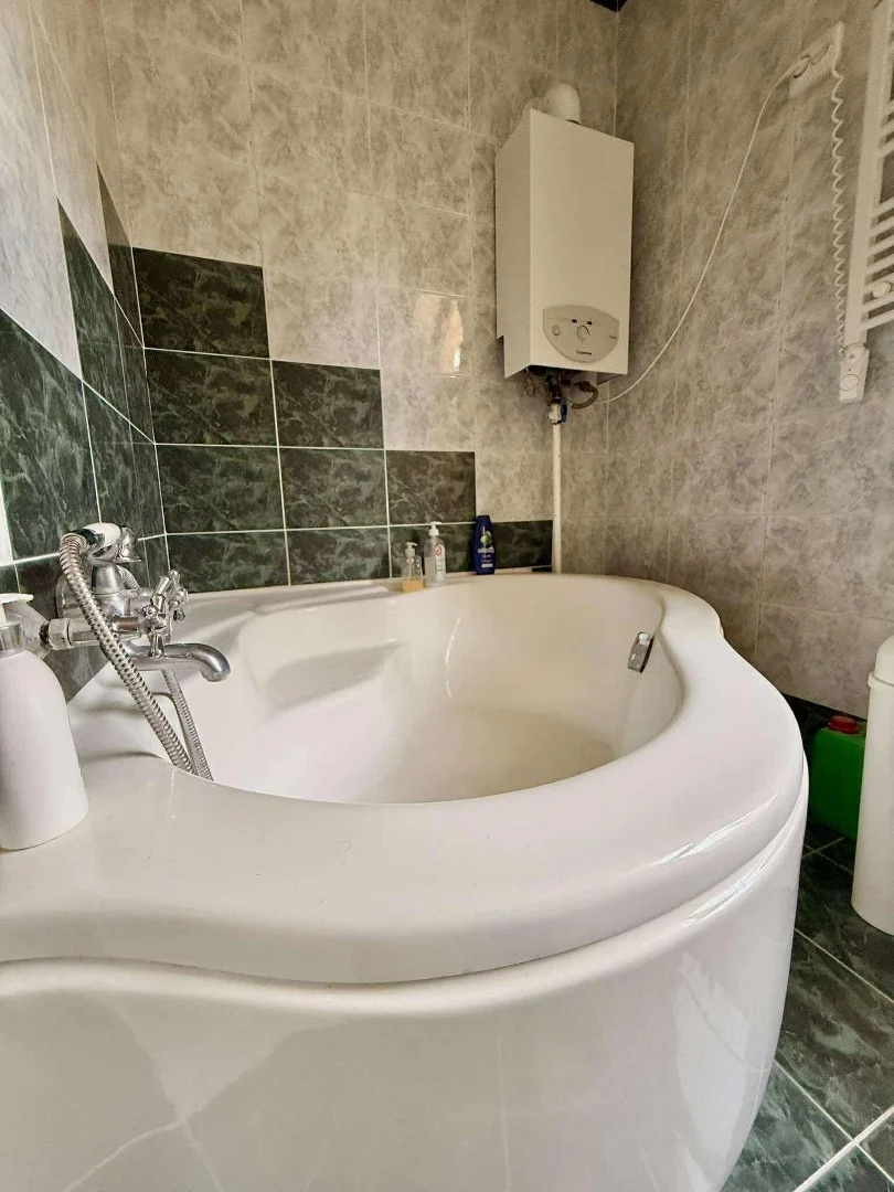 Eladó családi ház Miskolcon - Kép 11