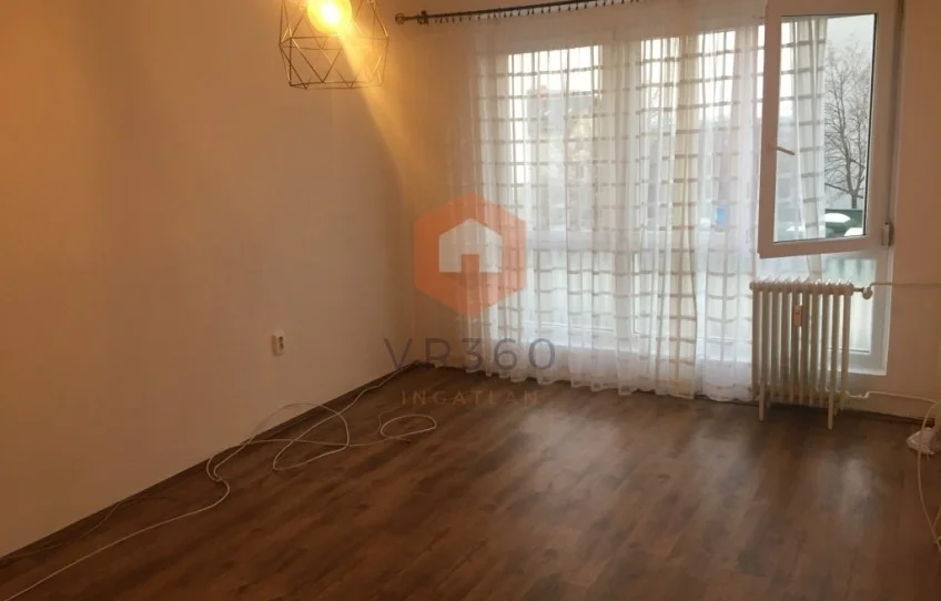 Eladó panellakás a Jurisics Miklós utcában - Kép 12