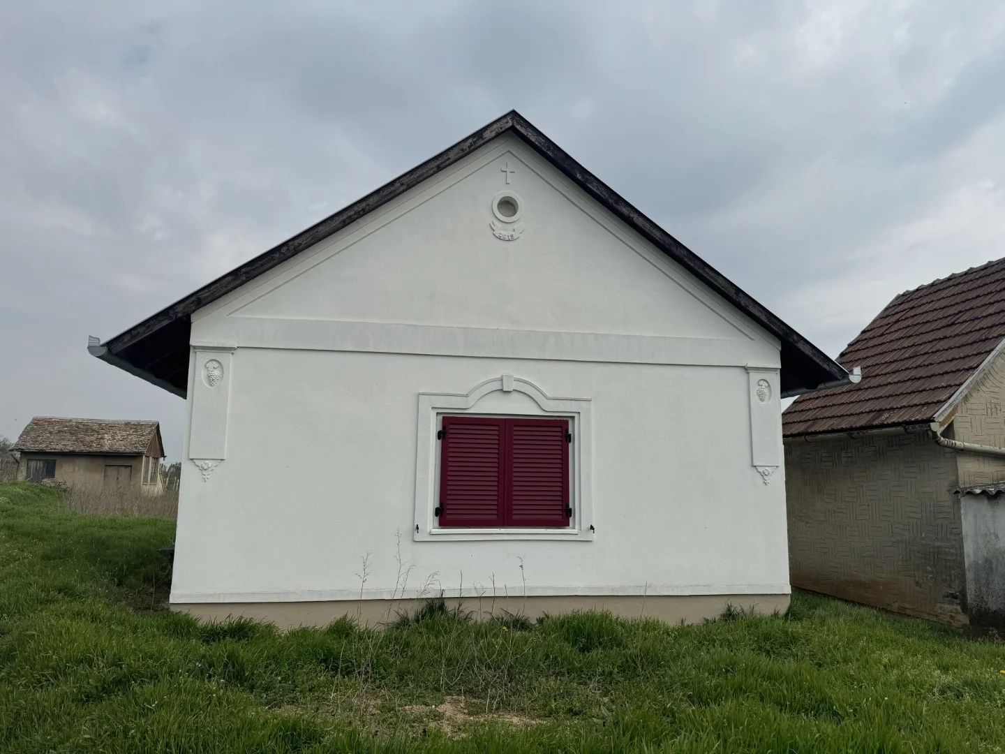 Villány szőlőhegyen présház eladó