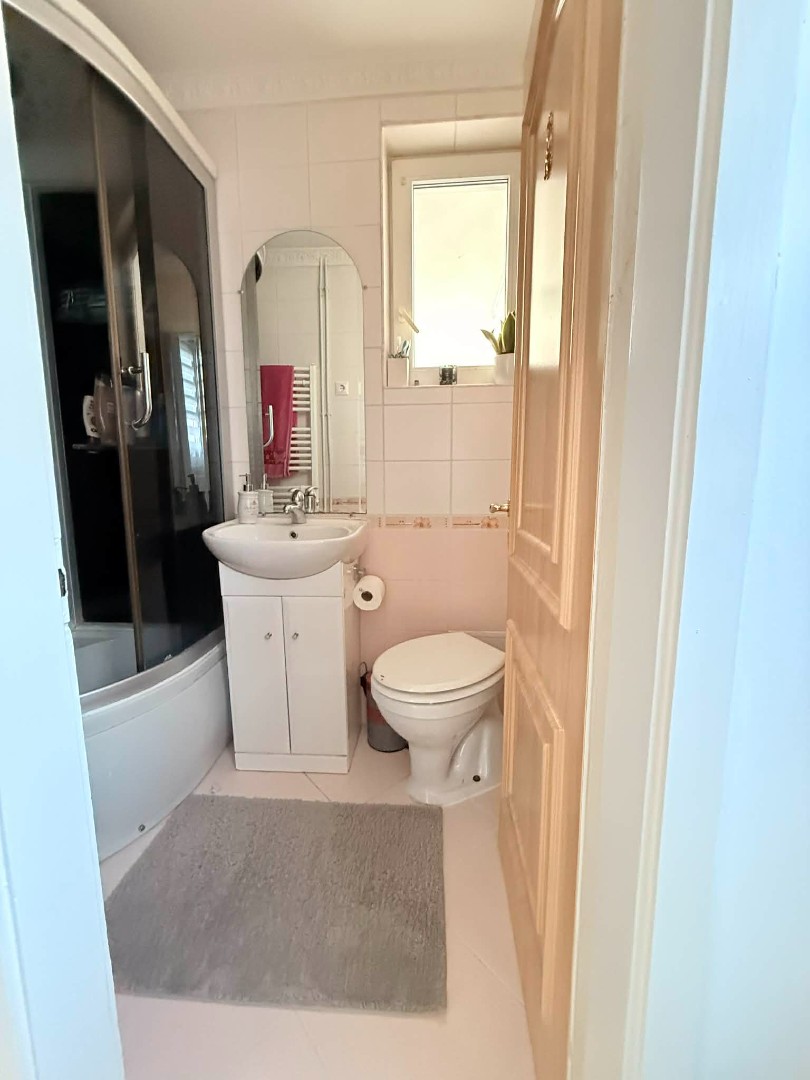 Eladó családi ház Miskolcon - Kép 11