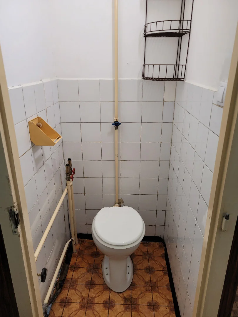 Felújítandó lakás Székesfehérvár családi házas övezetében - Kép 8