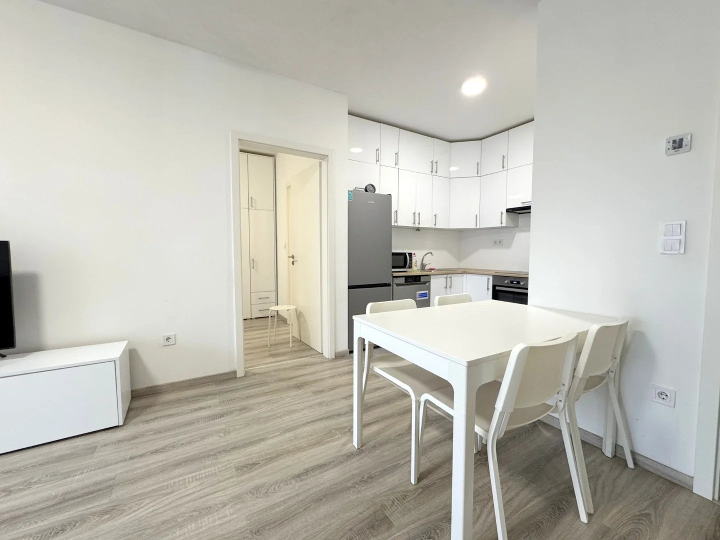 Kiadó tégla Budapest 13. ker.en - Kép 8