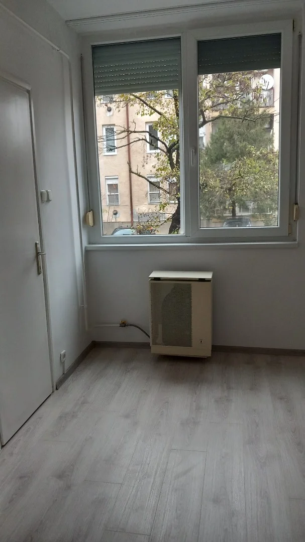 Makói földszinti ,felújitott, 2 szobás ,erkélyes lakás eladó. - Kép 4