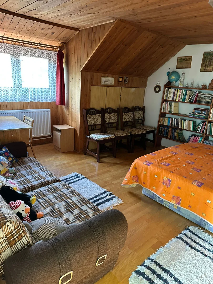 Bakonybélben Központi elhelyezkedésű családi ház keresi új tulajdonosát. - Kép 6