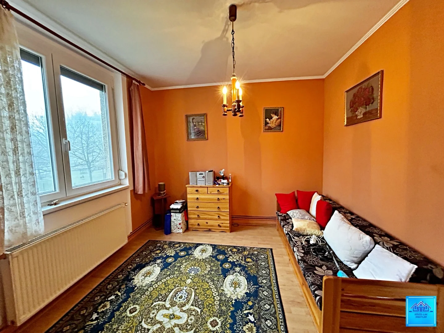 Belvárosi, első emeleti tégla lakás eladó - Kép 4