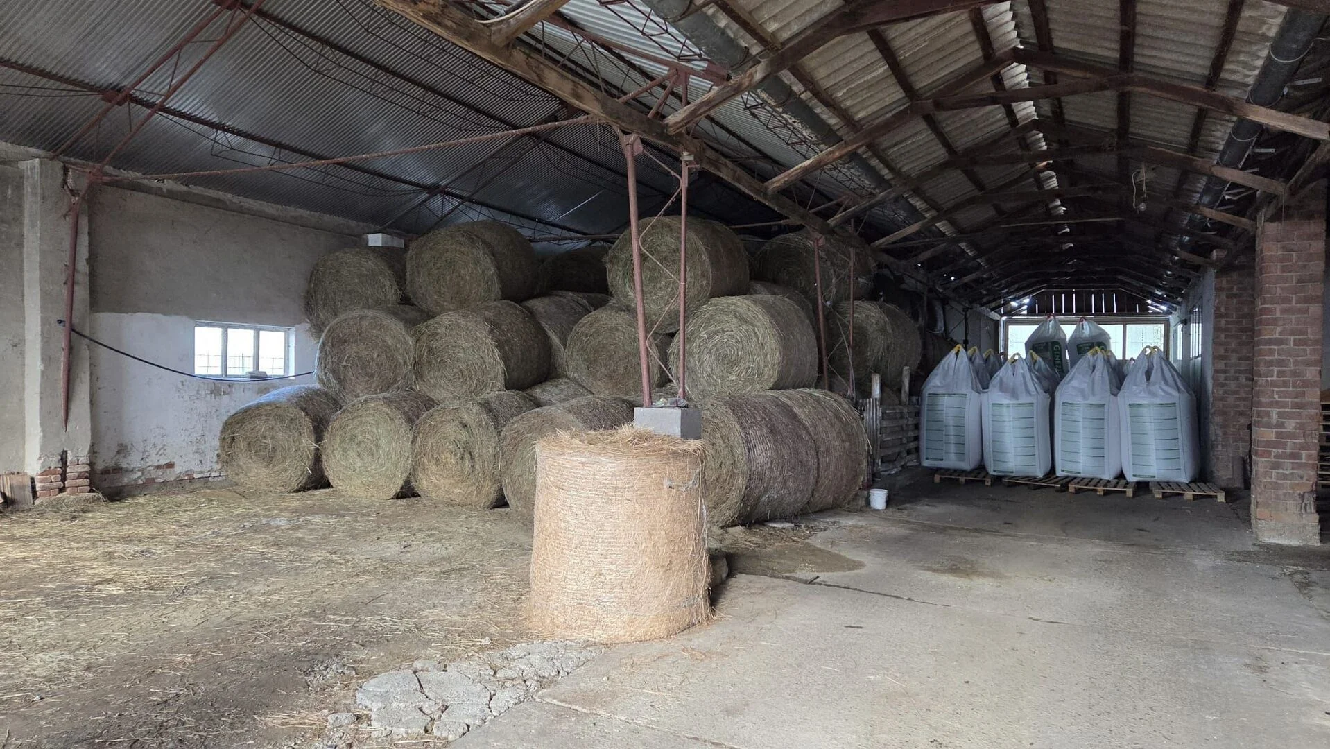 KIADÓ 600 m²-es GAZDASÁGI INGATLAN Lakhegyen - Kép 3