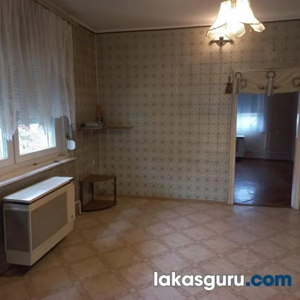 Kétszintes Családi Ház Nagykapornak Csendes Utcájában! - Kép 2