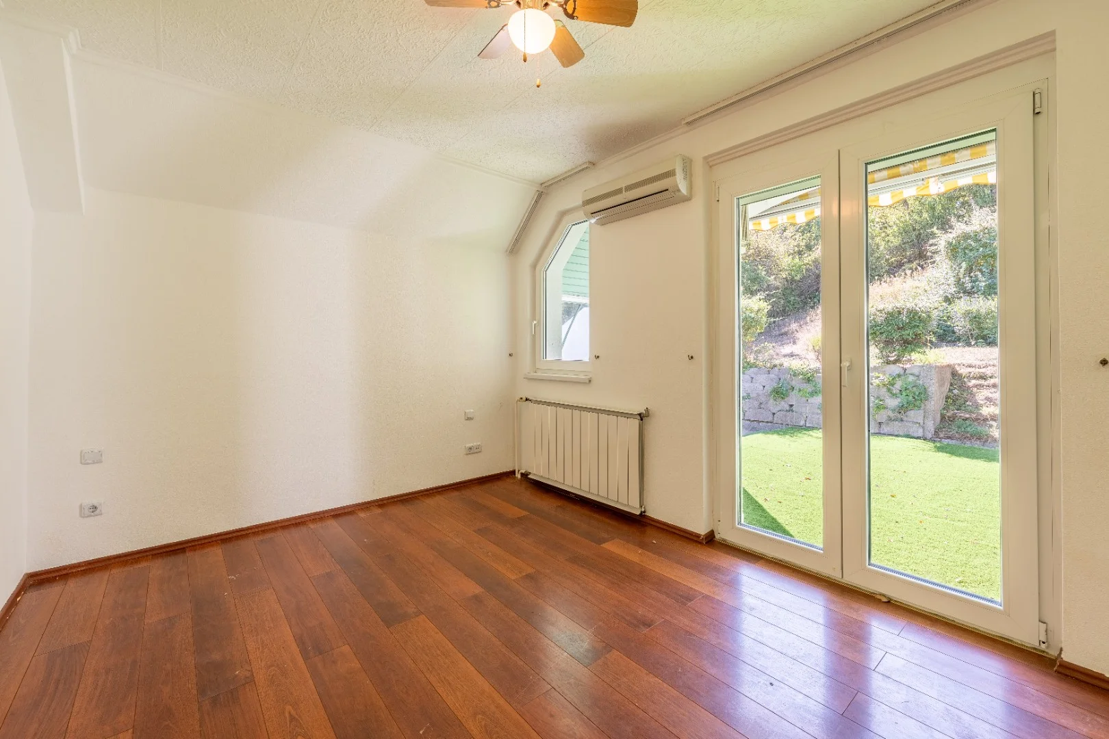 Panorámás Luxus Ikerház Remetekertváros Szívében! - Kép 10