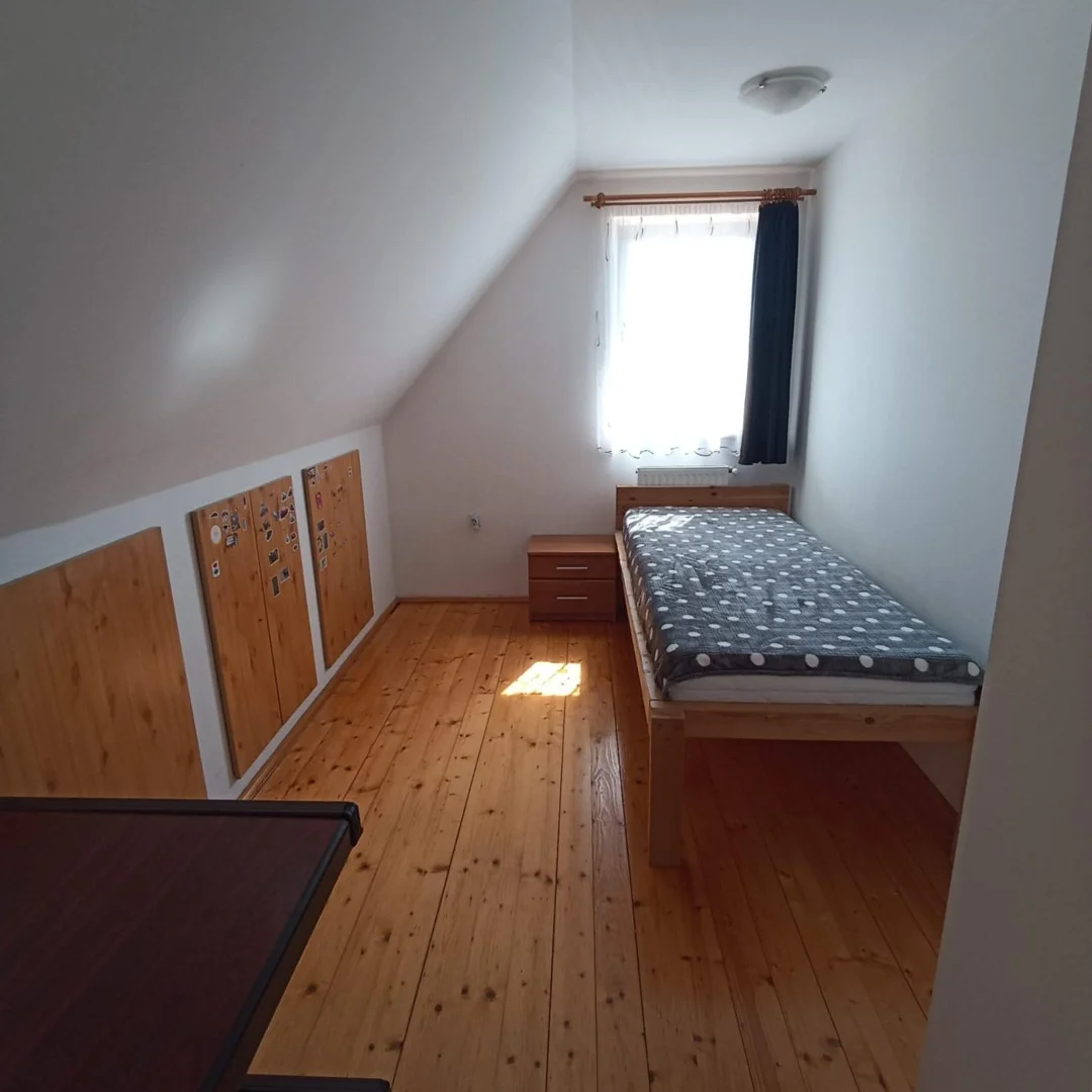 Eladó családi ház Győrságon - Kép 9