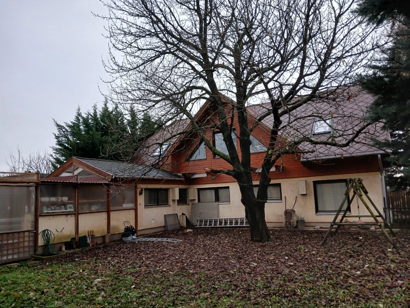 Csodás kétszintes háromlakásos családi kertesház melléképülettel - Kép 4