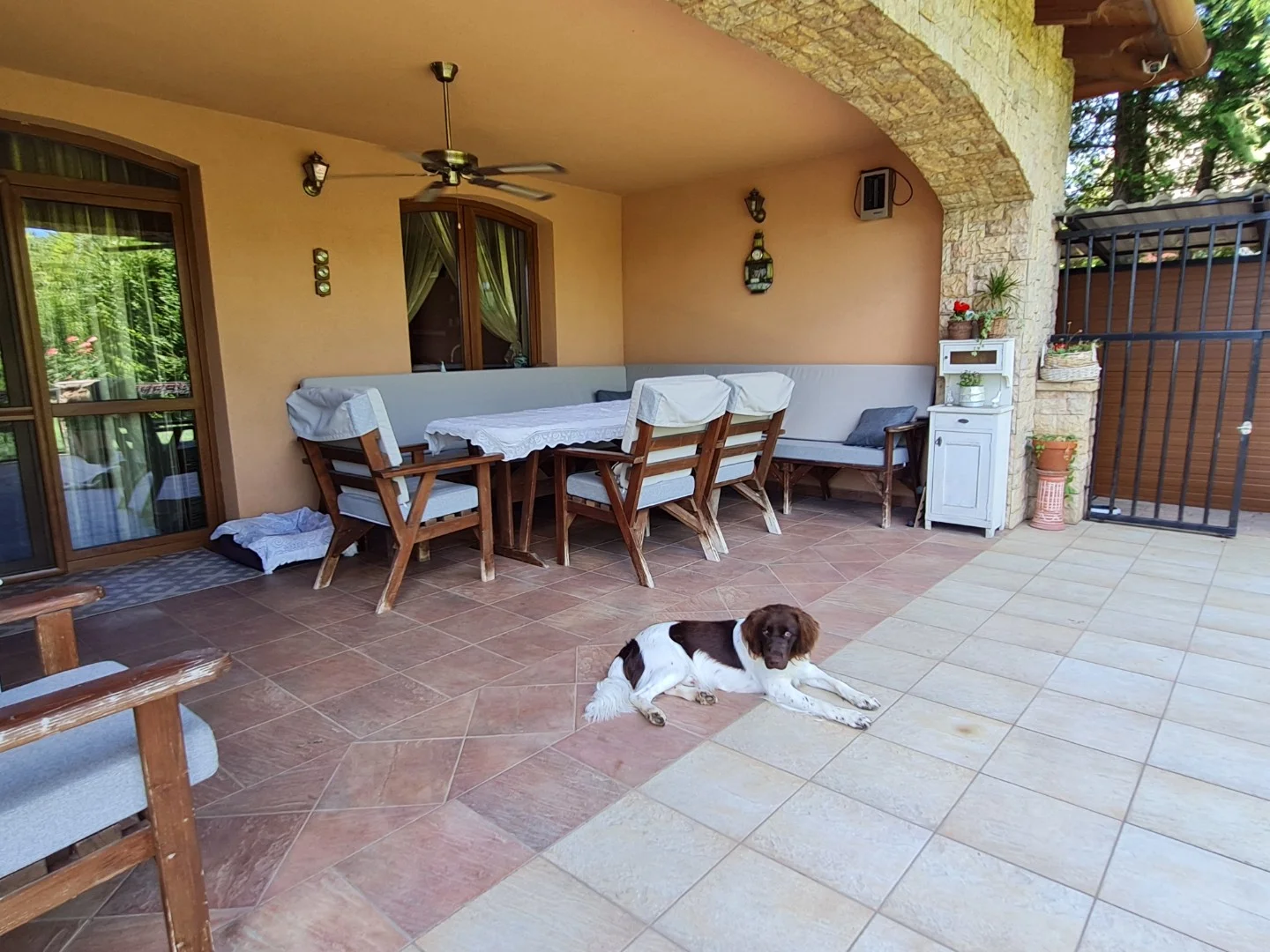 Családi ház eladó, fix hozamú bevétellel Balaton közelében! Kivételes, exkluzív ajánlat Polgárdiban! - Kép 3