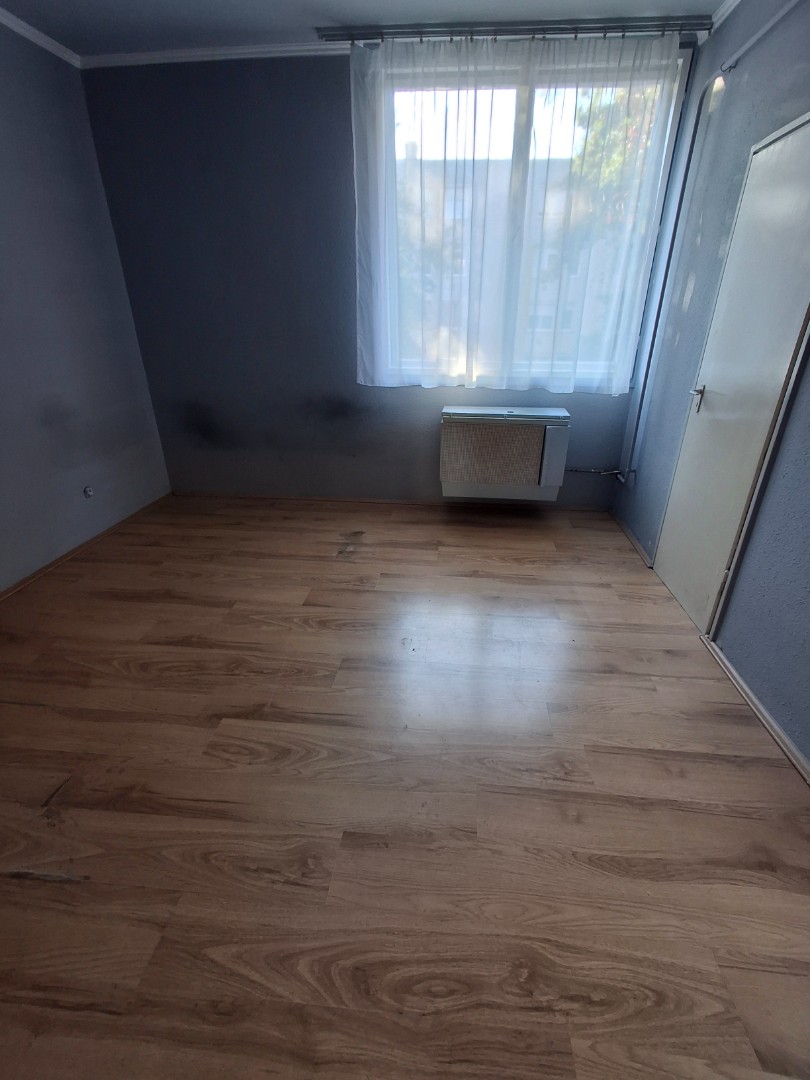 Második emeleti, két szobás lakás eladó - Kép 7