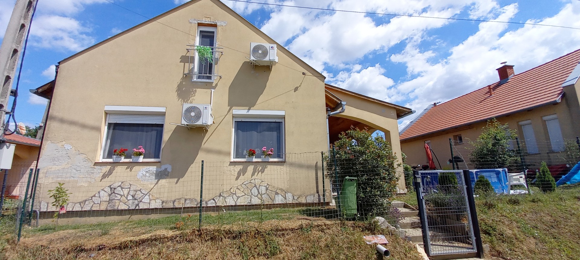 Családi ház 5 szobával eladó Miháldon!