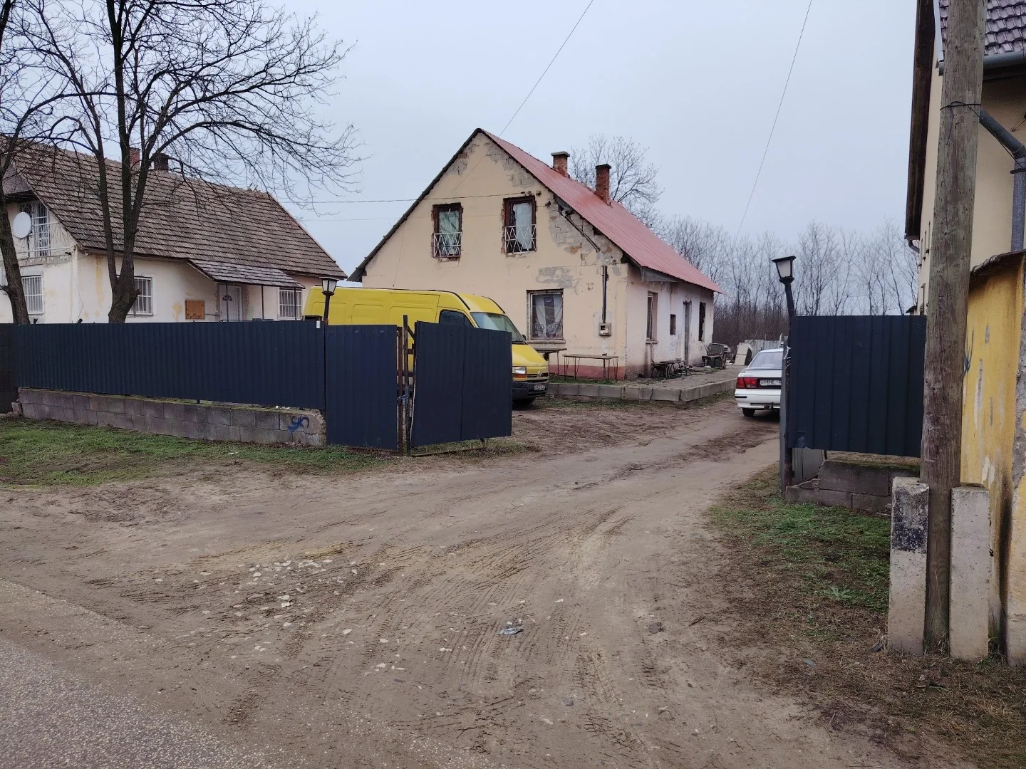 Eladó egy 2 generációs ház Nagykátán fel ujitasra vár - Kép 2