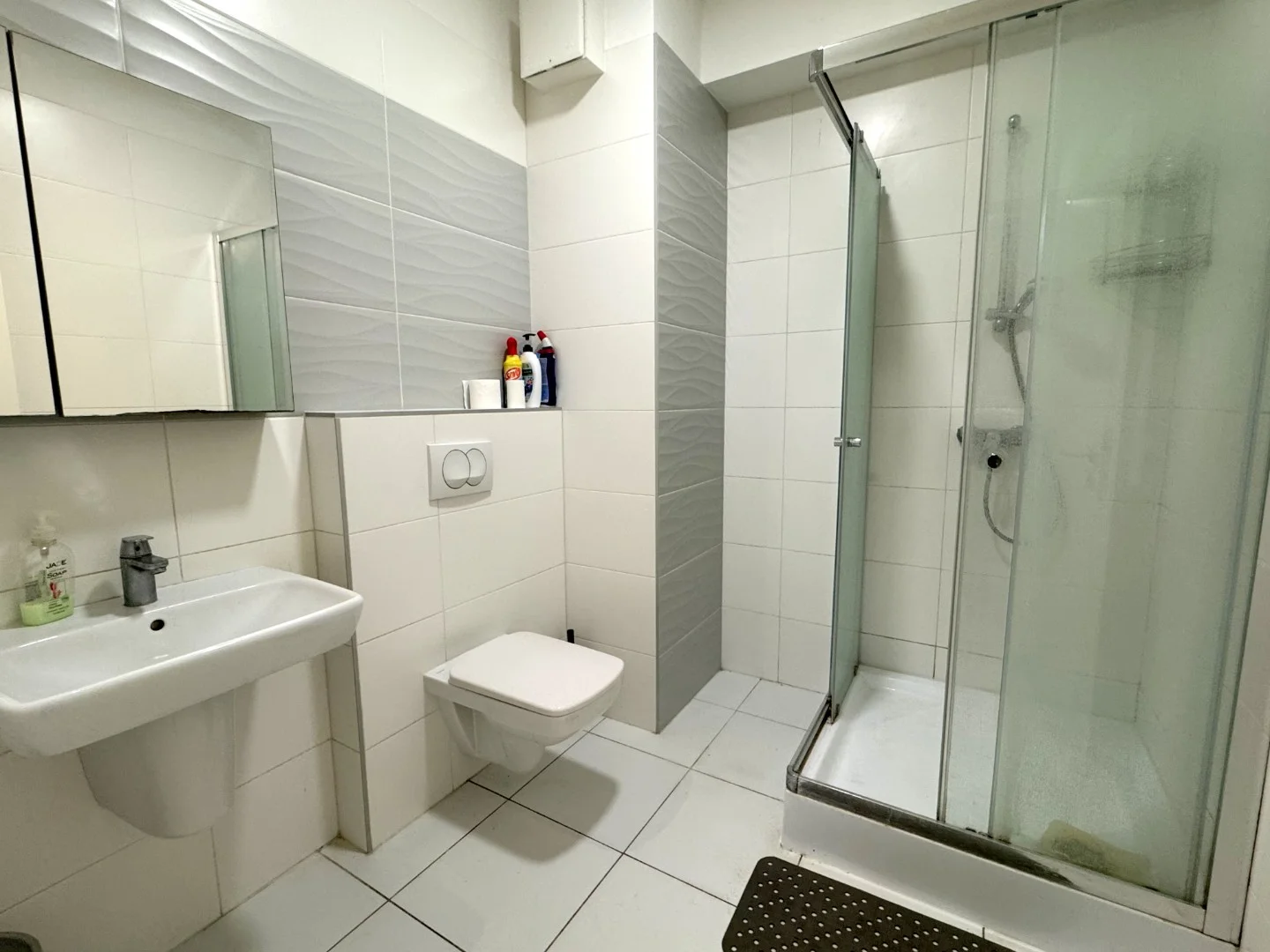 Kiadó tégla Budapest 13. ker.en - Kép 3